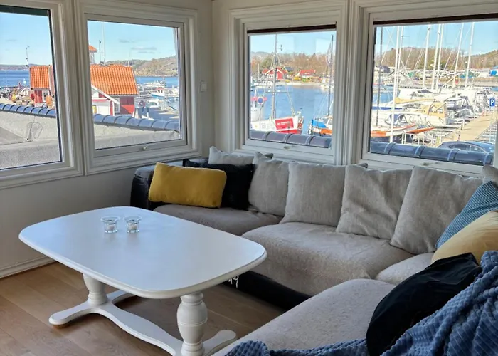Brygga I Helgeroa Daire Larvik